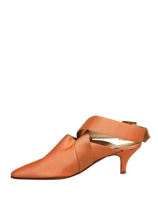 Orangefarbene Satin-Sandalen Schuhe