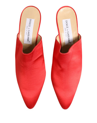 Rote Wildleder-Mules mit Absatz