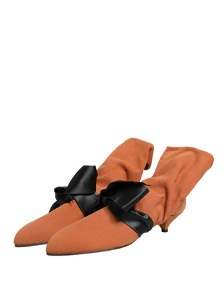 Braunschwarze Wildlederstiefeletten