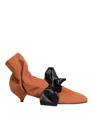 Braunschwarze Wildlederstiefeletten