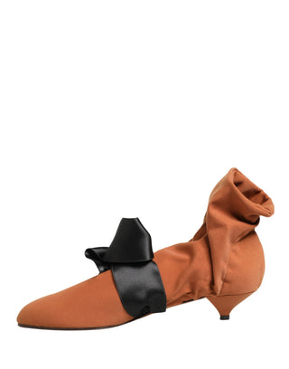 Braunschwarze Wildlederstiefeletten