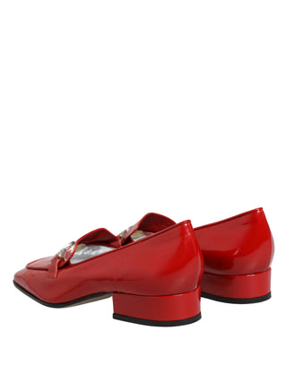 Mocasines rojos de charol sin cordones