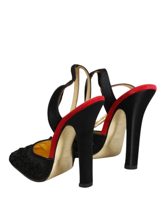 Schwarze Satin-Sandalen mit Blumenmuster und Knöchelriemen