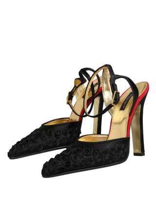 Schwarze Satin-Sandalen mit Blumenmuster und Knöchelriemen