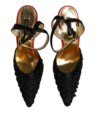 Schwarze Satin-Sandalen mit Blumenmuster und Knöchelriemen