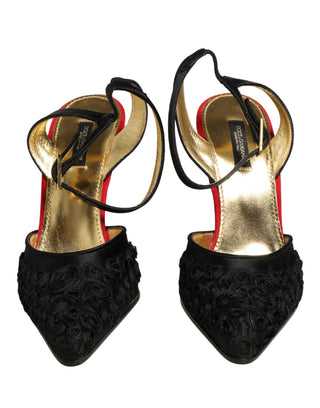 Schwarze Satin-Sandalen mit Blumenmuster und Knöchelriemen