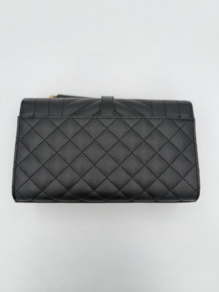 Bolso SAINT LAURENT ENVELOPE SMALL en cuero granulado negro