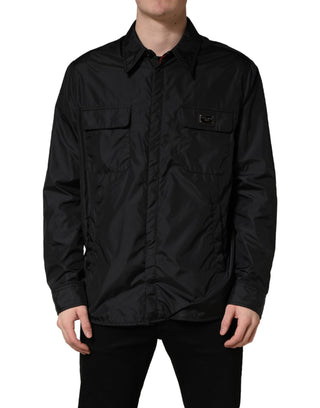Schwarze Hemdjacke mit Logoplakette und langen Ärmeln
