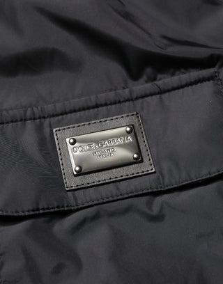 Schwarze Hemdjacke mit Logoplakette und langen Ärmeln