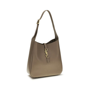 Schultertasche aus grauem Kalbsleder (Bos Taurus)
