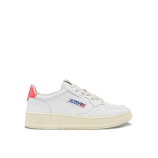 Zapatillas deportivas de cuero blancas