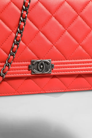 Chanel Boy Wallet on Chain rotes Lammleder