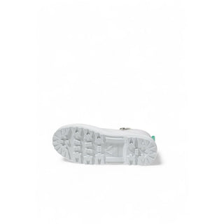 Zapatillas gruesas de tela blanca
