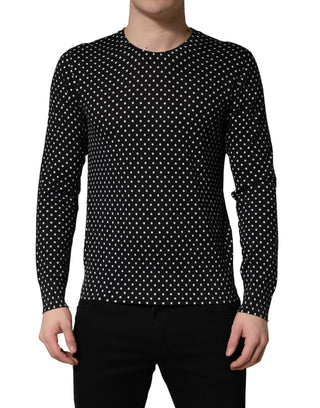Suéter negro con lunares y cuello redondo