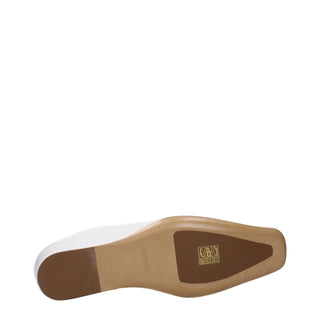 Zapatillas blancas de cuero