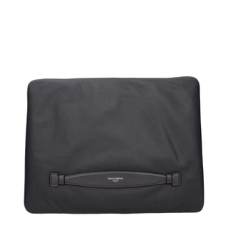 Graue Stoff-Clutch