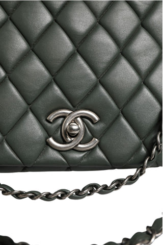 Bolso New Bubble Flap de cuero acolchado de cordero