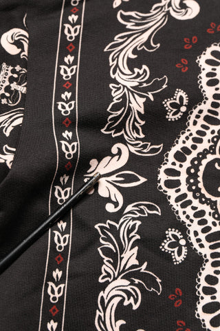 Schwarzer Kapuzenpullover für Herren mit Bandana-Print aus Baumwolle