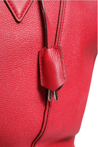 Bolso bandolera Soft Lockit MM de cuero Taurillon Griotte