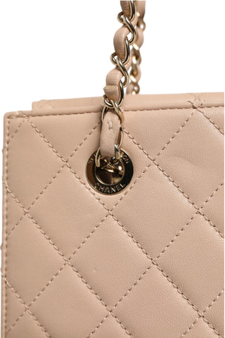Gesteppte Leder-Beauty-Lock-Überschlagtasche