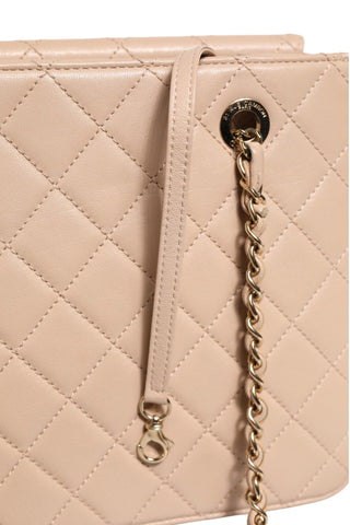 Gesteppte Leder-Beauty-Lock-Überschlagtasche