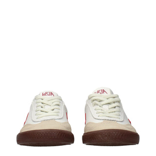 Zapatillas deportivas de cuero blancas