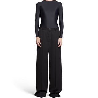 Pantalones acampanados negros de lana