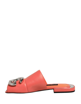 Sandalias planas naranjas de cuero con logo DG