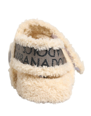 Sandalias planas con estampado de logo y piel sintética beige