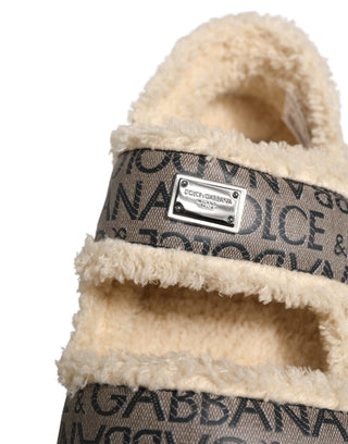 Sandalias planas con estampado de logo y piel sintética beige