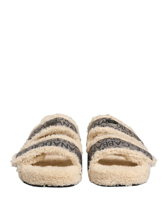 Sandalias planas con estampado de logo y piel sintética beige