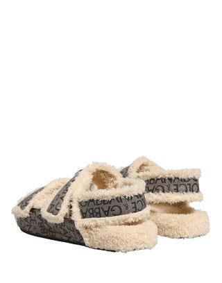Sandalias planas con estampado de logo y piel sintética beige