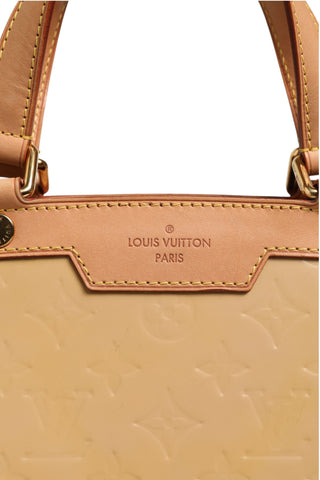 Monogram Vernis Brea MM Beige Poudre
