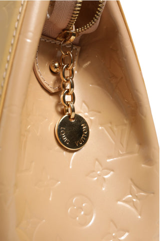 Monogram Vernis Brea MM Beige Poudre