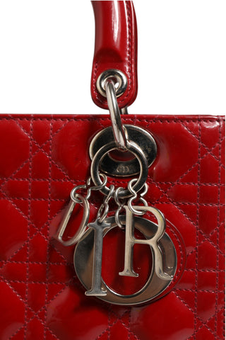 Bolso pequeño Lady Dior de cuero charol cereza con acolchado Cannage  