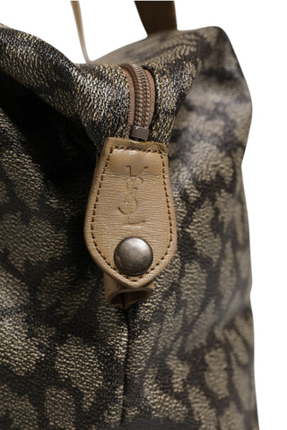 Bolso de lona con patrón verde y marrón tipo duffel