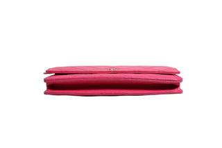 Cartera rosa acolchada de piel de cordero con cadena WOC plateada