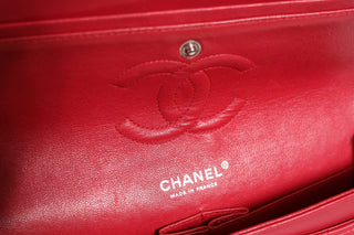 Classic 25 Medium Flap Bag
