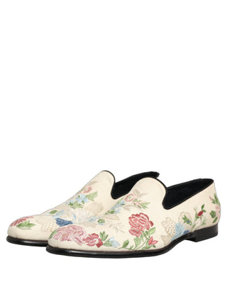 Zapatos mocasines con bordado floral blanco  