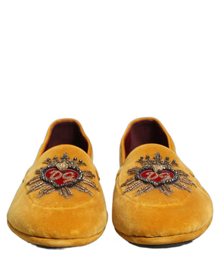 Zapatos mocasines planos amarillos de terciopelo con corazón DG