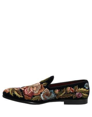 Zapatos mocasines de terciopelo negro con bordado floral  
