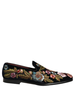 Zapatos mocasines de terciopelo negro con bordado floral  