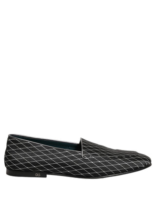 Zapatos mocasines de terciopelo negro con costuras en forma de diamante