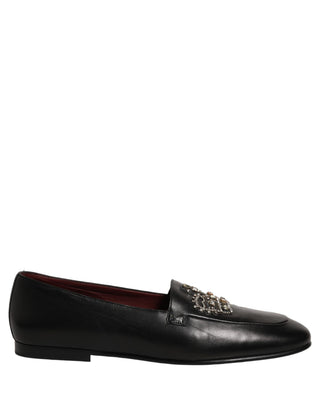 Zapatos mocasines adornados con corona de cuero negro