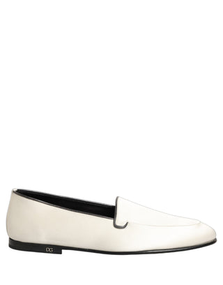 Mocasines planos de satén blanco con logo y sin cordones