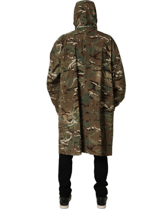 Abrigo con capucha multicolor de camuflaje  