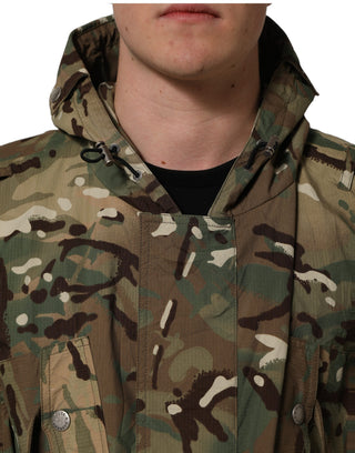 Abrigo con capucha multicolor de camuflaje  