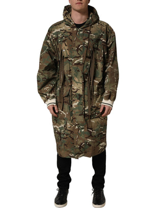 Abrigo con capucha multicolor de camuflaje  