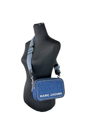 Bolso cruzado tipo cámara Flash Denim de Marc Jacobs