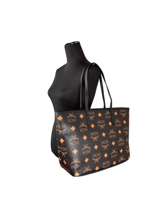 Bolso tote de hombro de cuero negro Aren de MCM